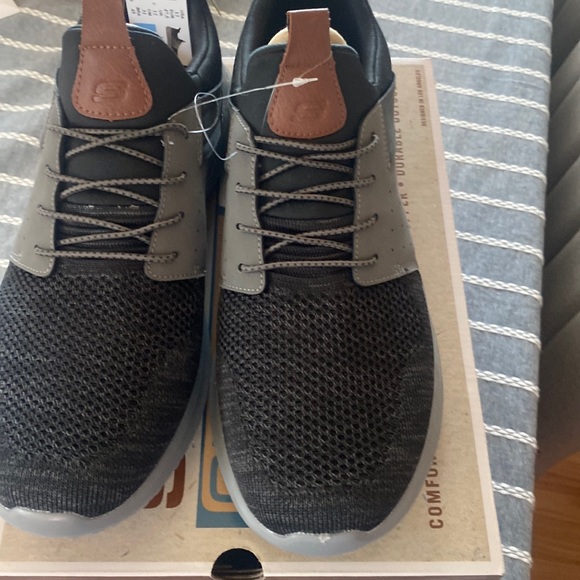 Skechers air cooled memory foam size 13 - Picture 1 of 4